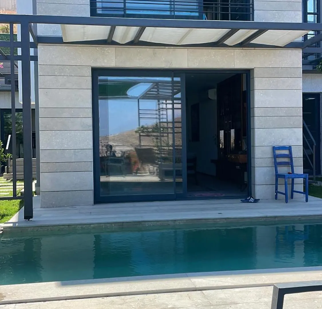 اتصالات Havuzlu Ve Jakuzuli Lueks Villa 